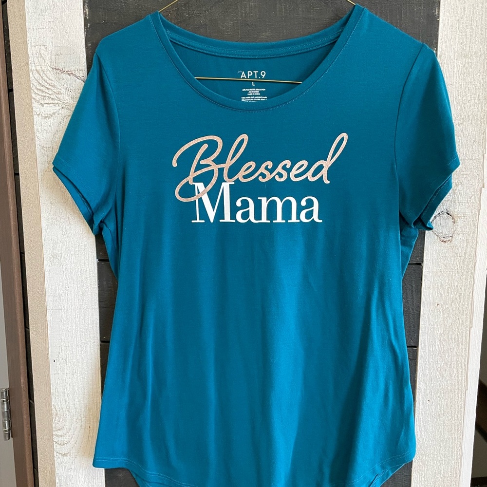 Blessed mama short sleeved t-shirt. Super cute and soft.